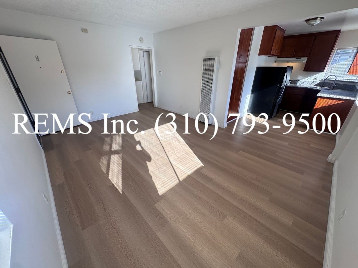 Long Beach Apartment: 2729 E. Spaulding Street