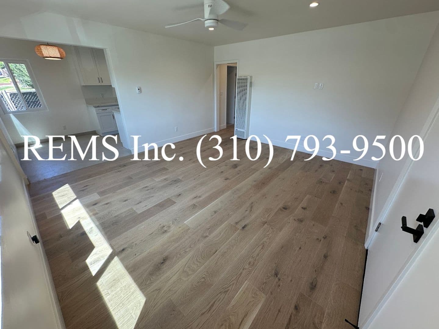 Inglewood Apartment: 806 Austin Ave