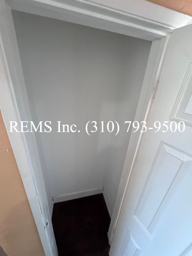 Compton Apartment: 12035 S Willowbrook Ave