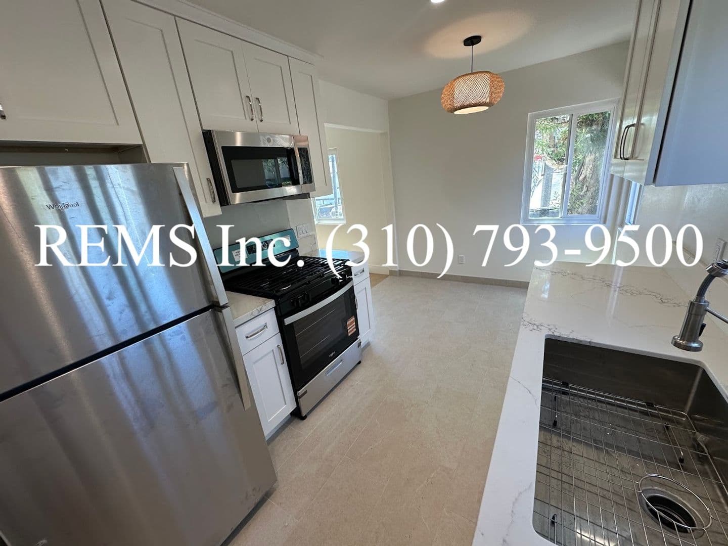 Inglewood Apartment: 806 Austin Ave