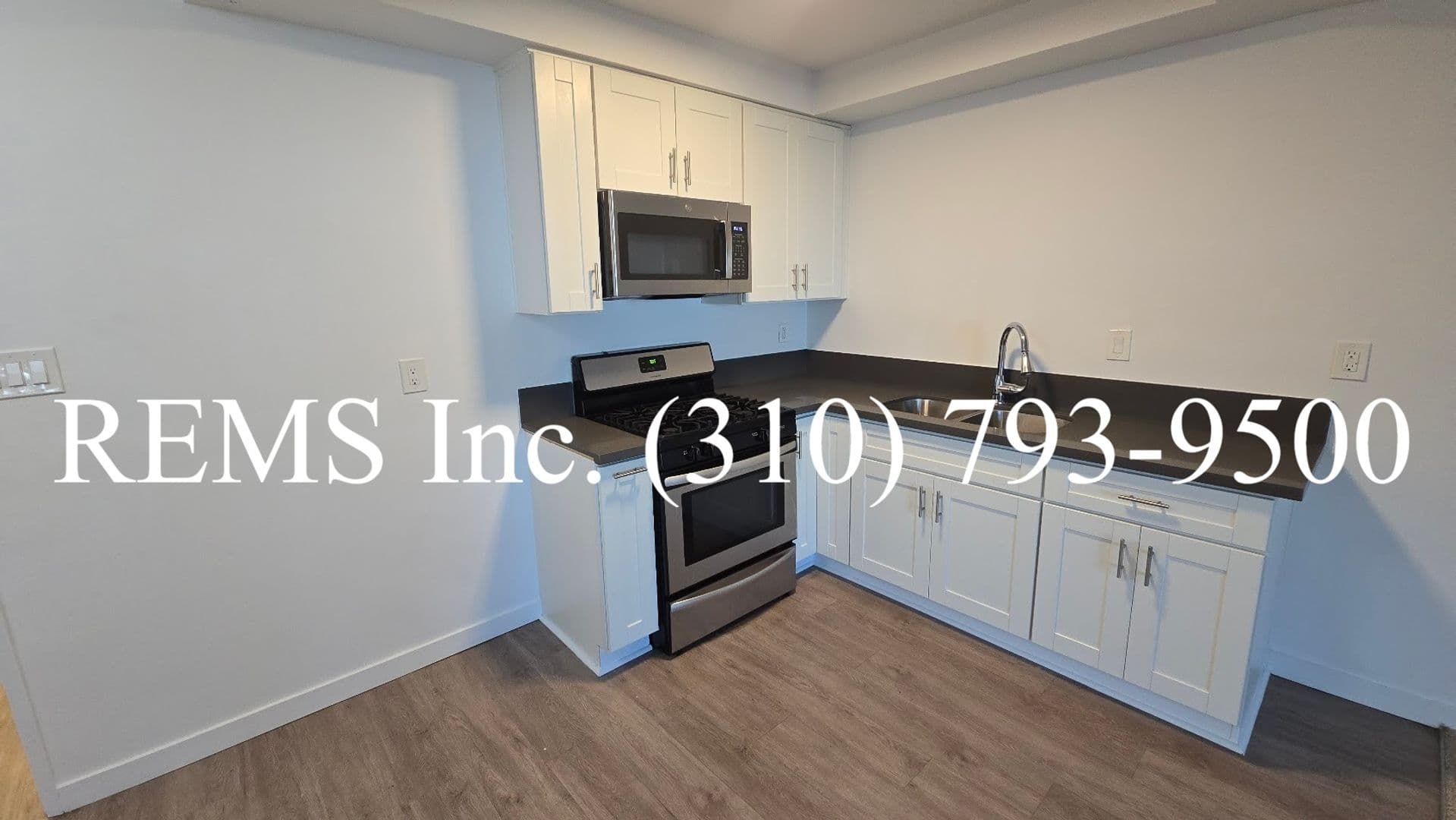 Hawthorne Apartment: 4954 W 119th Street