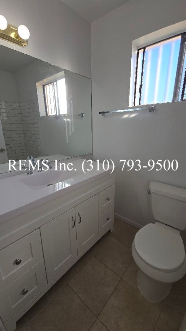 Lawndale Apartment: 4310 Manhattan Beach Blvd