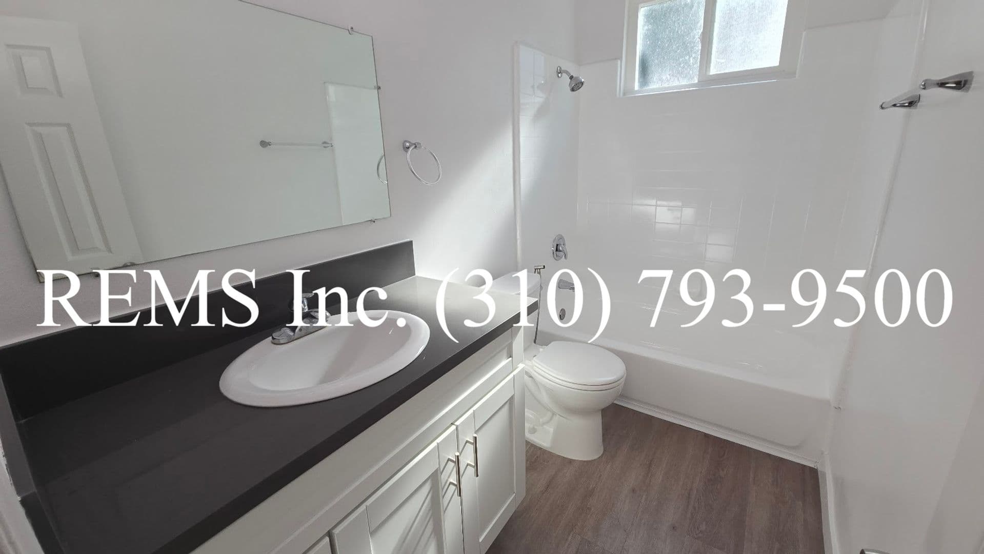 Hawthorne Apartment: 4954 W 119th Street