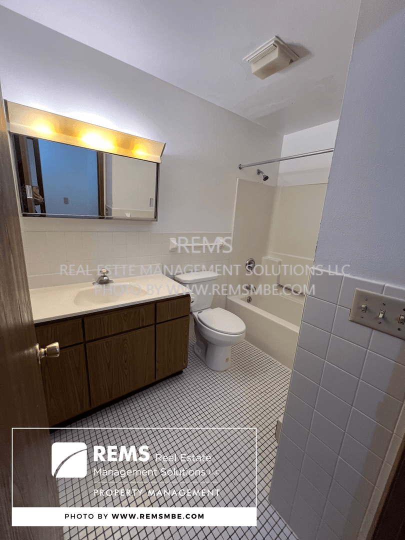 Portage Apartment: 564 East Slifer Street