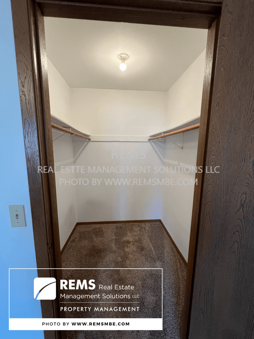 Portage Apartment: 534 East Slifer Street