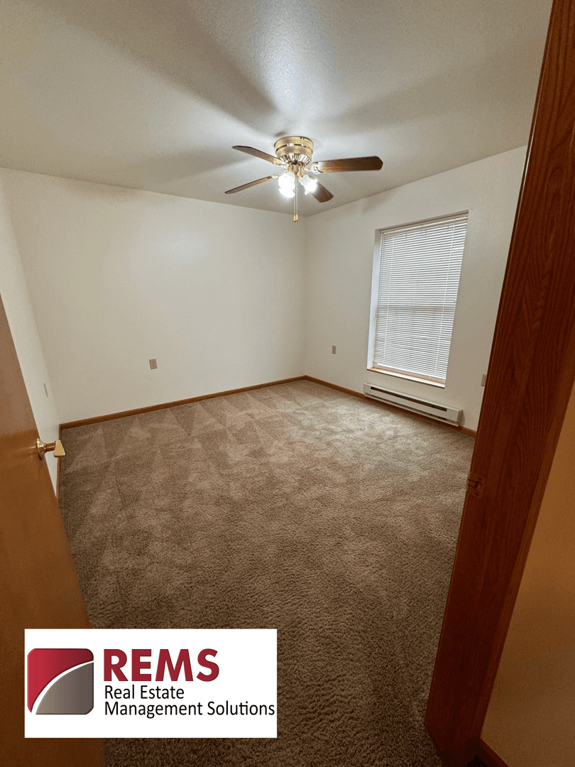 Reedsburg Apartment: 1125 17th Court