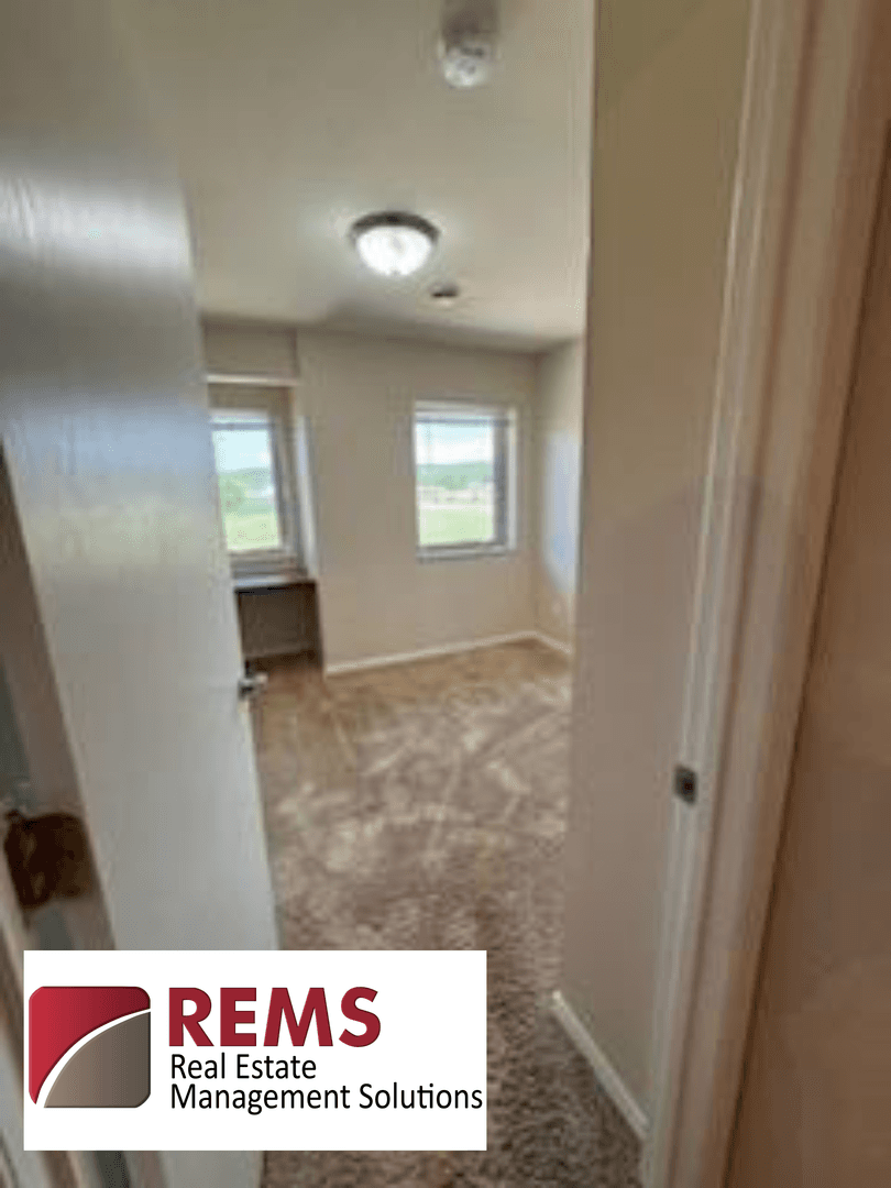 Spring Green Apartment: 513 Jordan Way