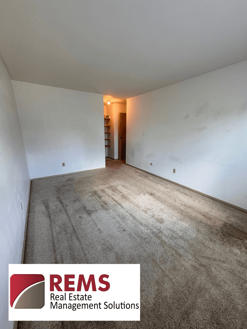 Portage Apartment: 517 East Cook Street