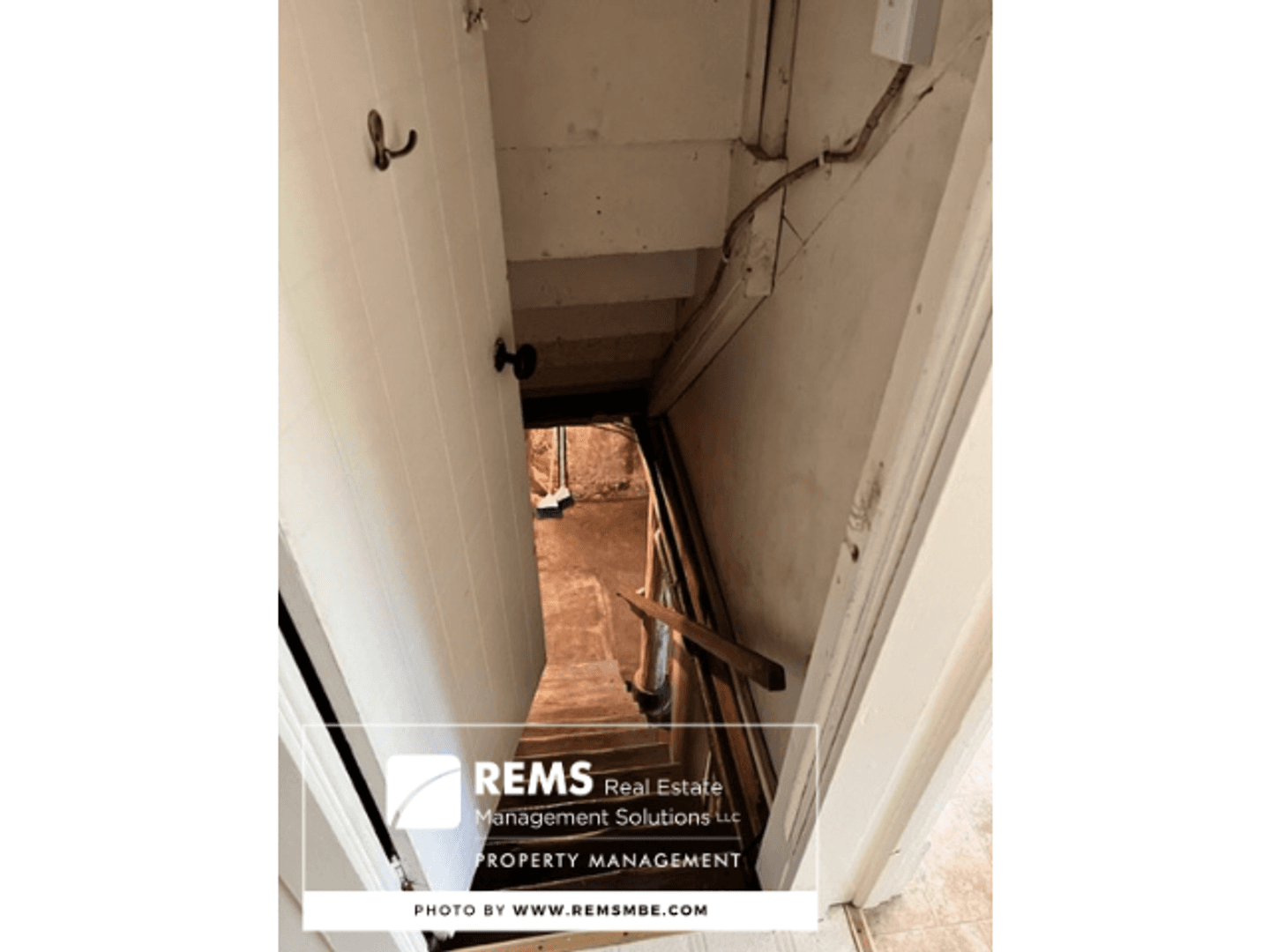 Reedsburg Apartment: 627 North Park Street