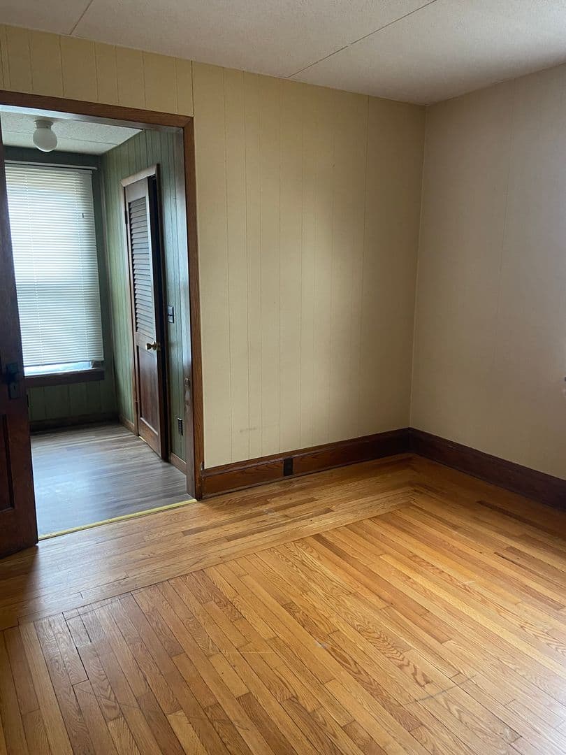 Reesdburg Apartment: 431/437 Clark Street