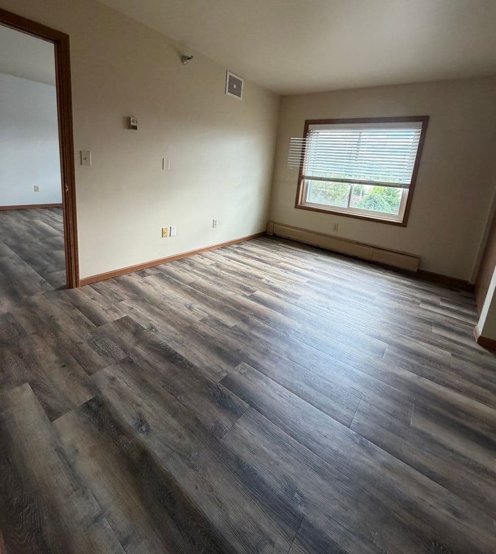 Sun Prairie Apartment: 605 Chase Boulevard