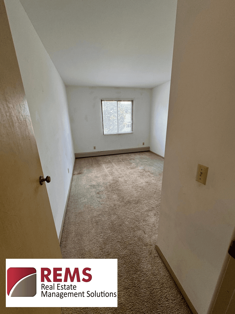 Portage Apartment: 517 East Cook Street