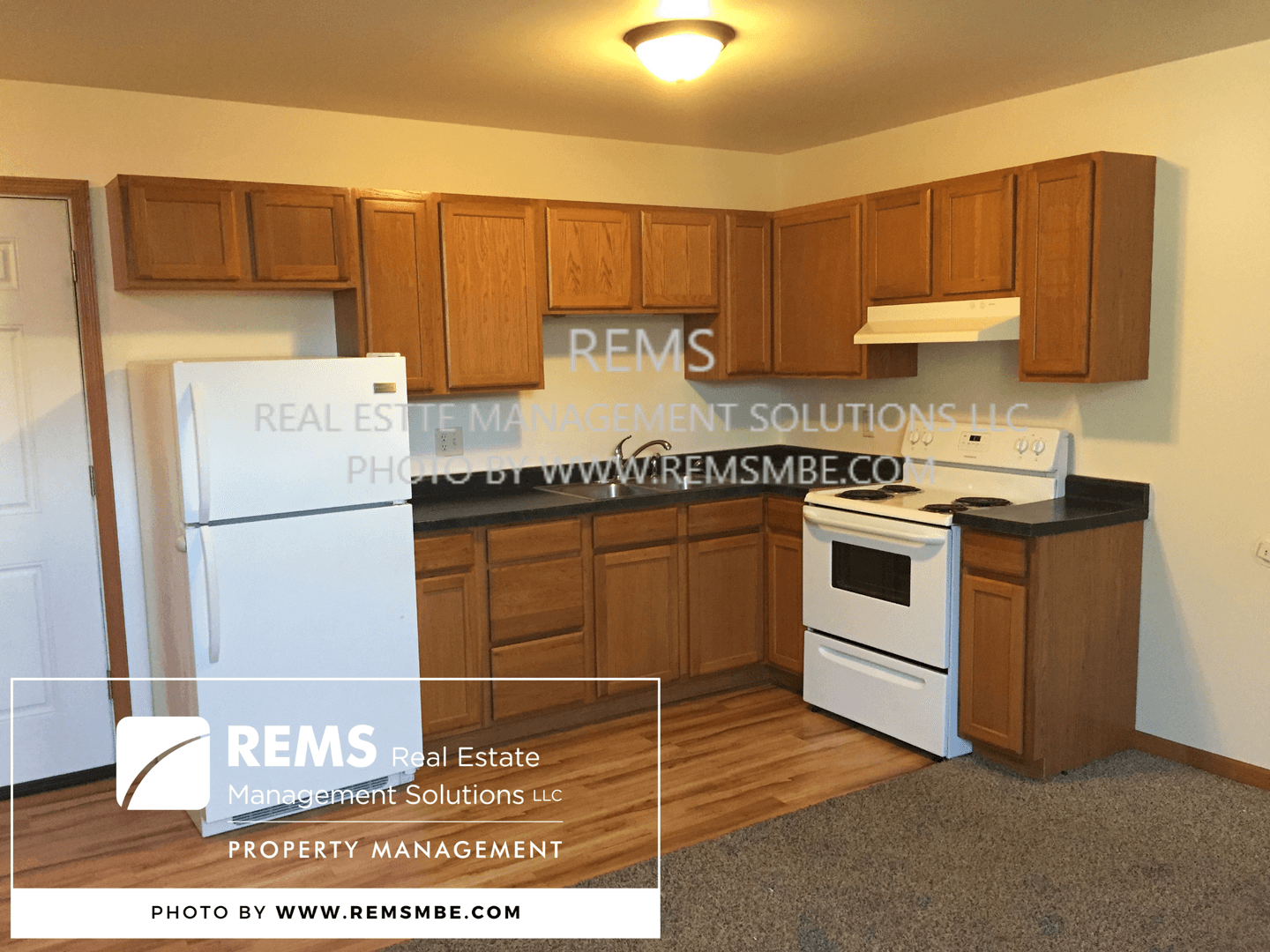 Mauston Apartment: 122 Maine Street