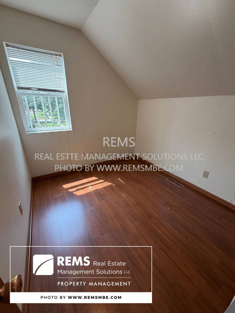 Baraboo Apartment: 812 Barker Street