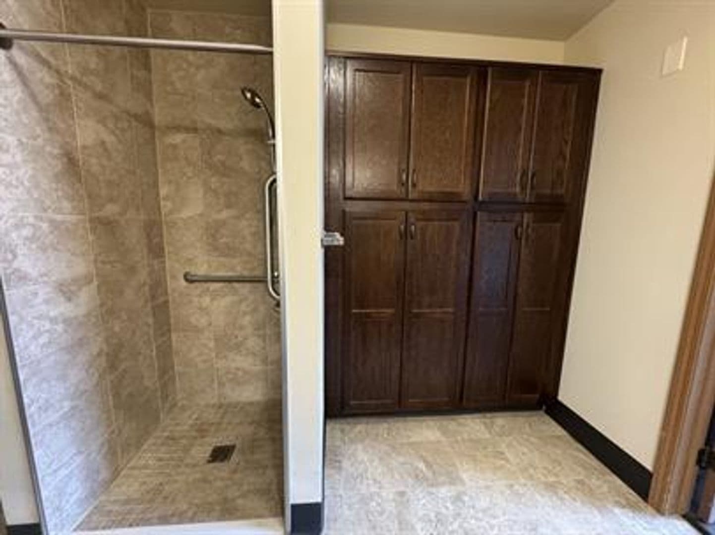 Sun Prairie Apartment: 605 Chase Boulevard