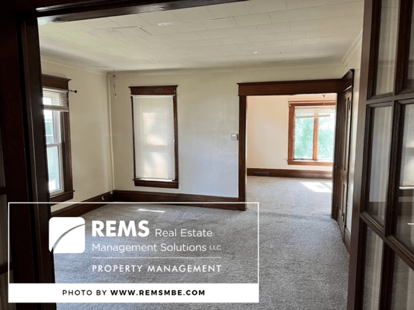 Reedsburg Apartment: 627 North Park Street