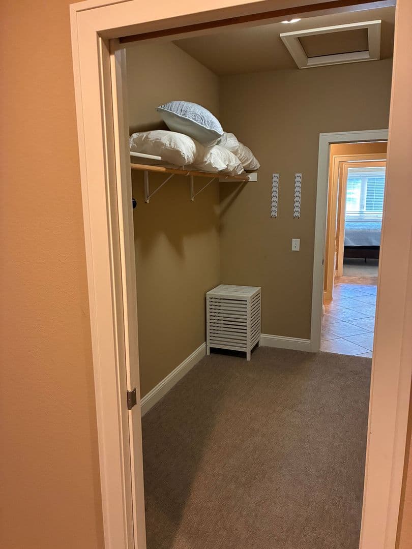 Baraboo House: 464 Inverness Terrace Ct