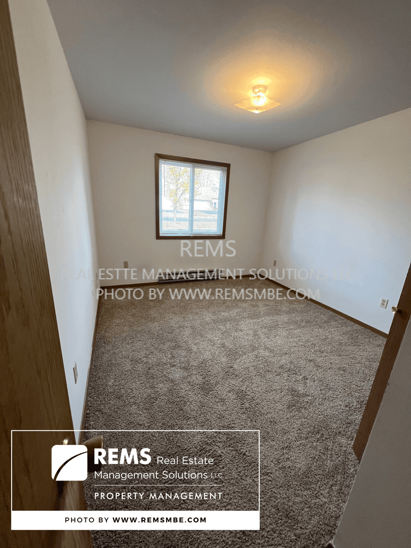 Portage Apartment: 534 East Slifer Street