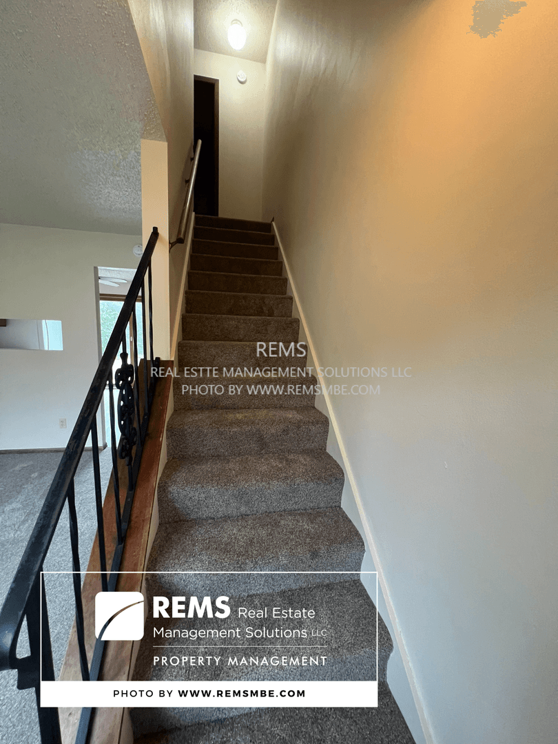 Baraboo Apartment: 701-709 12th Street / 1400-1406 Tuttle St