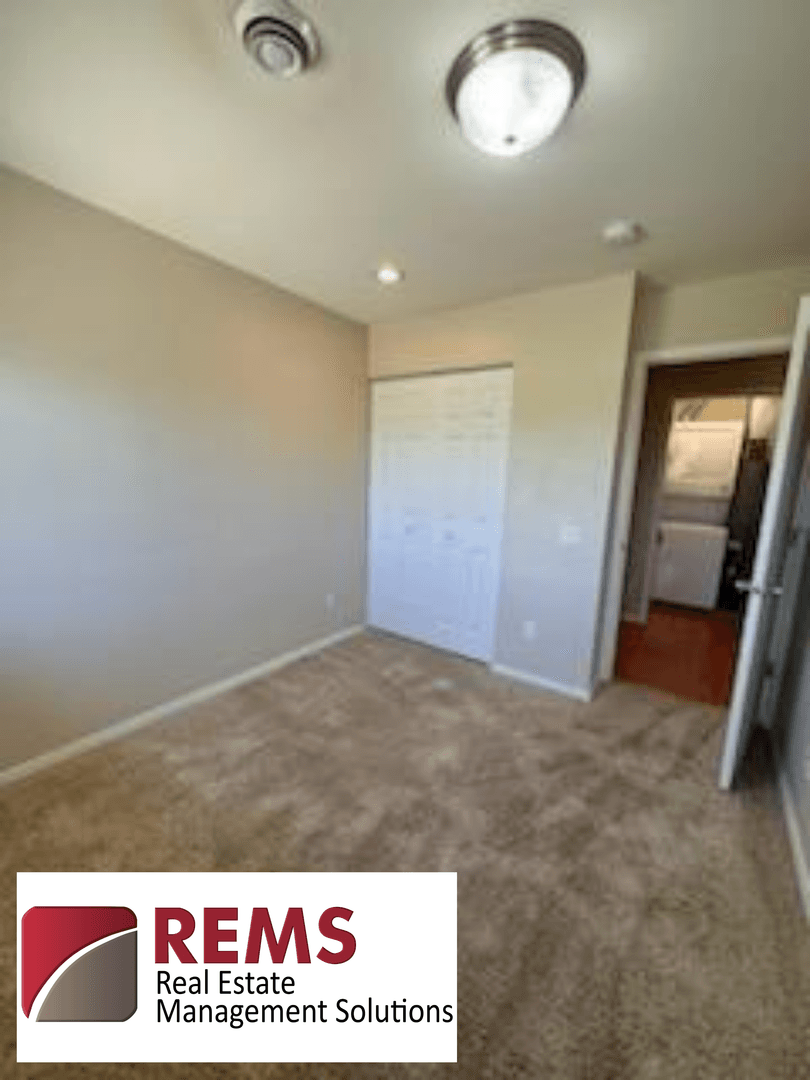 Spring Green Apartment: 513 Jordan Way