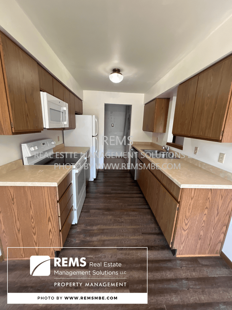 Poynette Apartment: 210 West John Street
