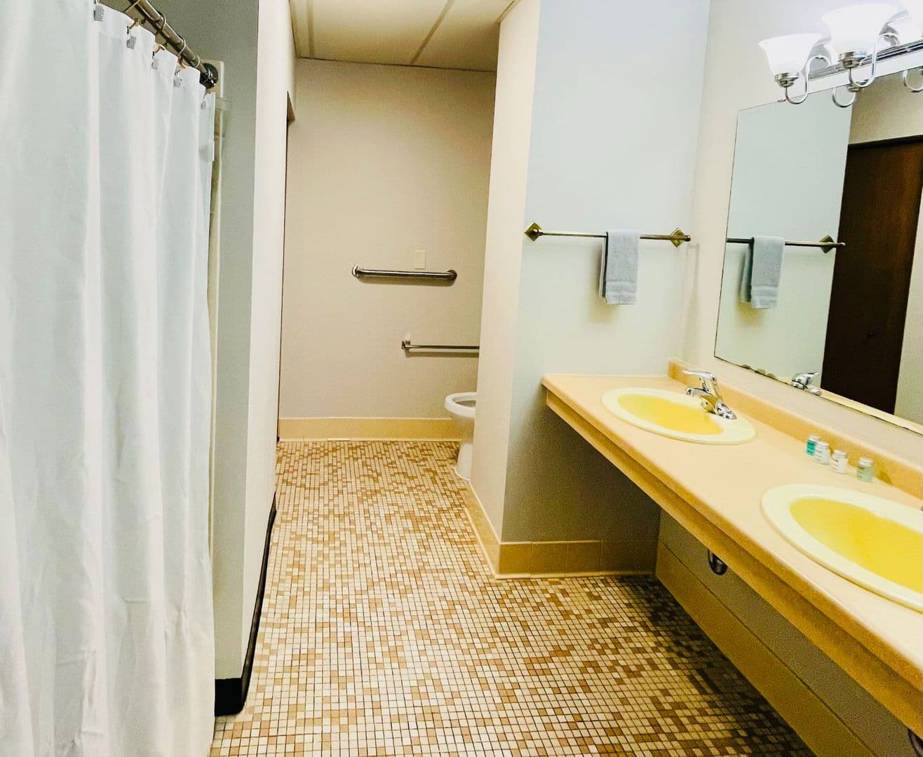 Sun Prairie Apartment: 605 Chase Boulevard
