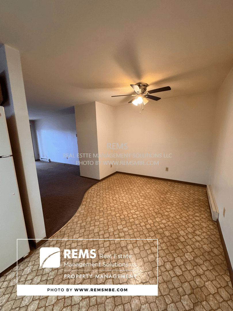 Wisconsin Dells Apartment: 1045 Oak Street