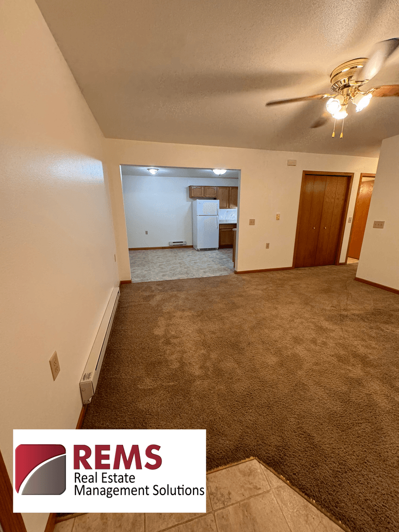 Reedsburg Apartment: 1125 17th Court