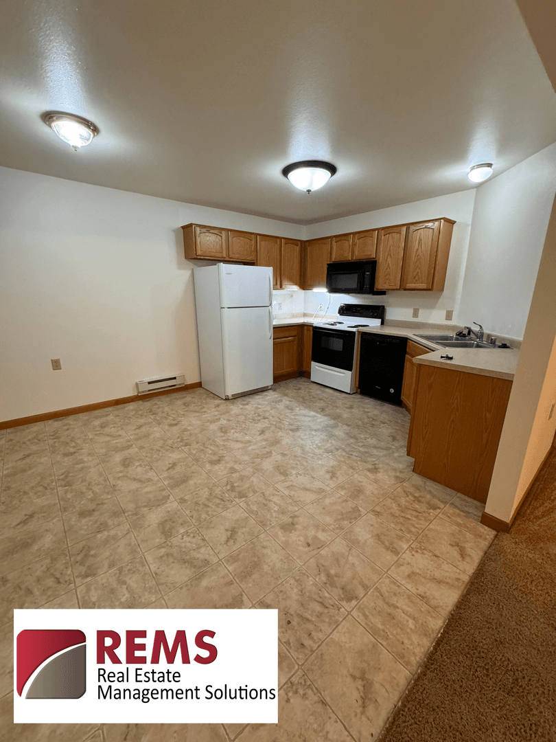 Reedsburg Apartment: 1125 17th Court