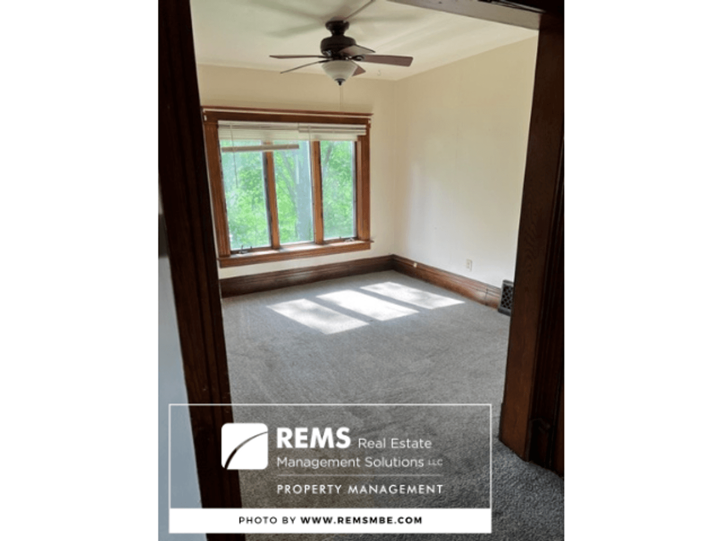 Reedsburg Apartment: 627 North Park Street