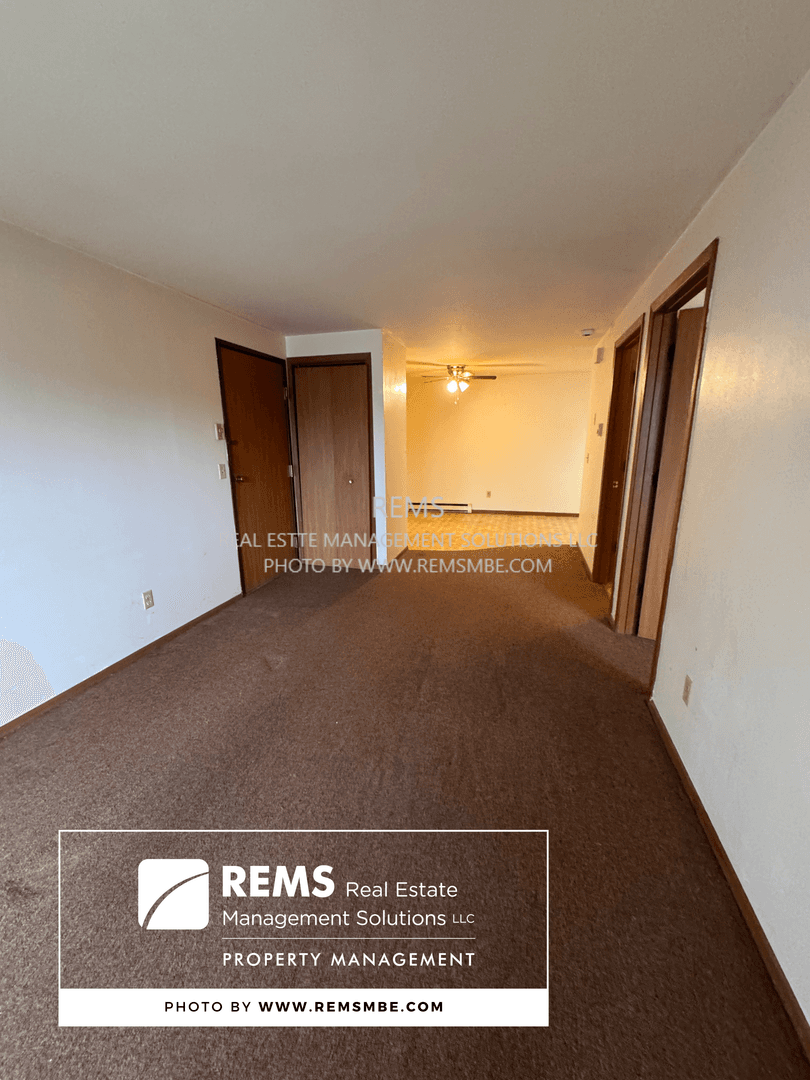 Wisconsin Dells Apartment: 1045 Oak Street