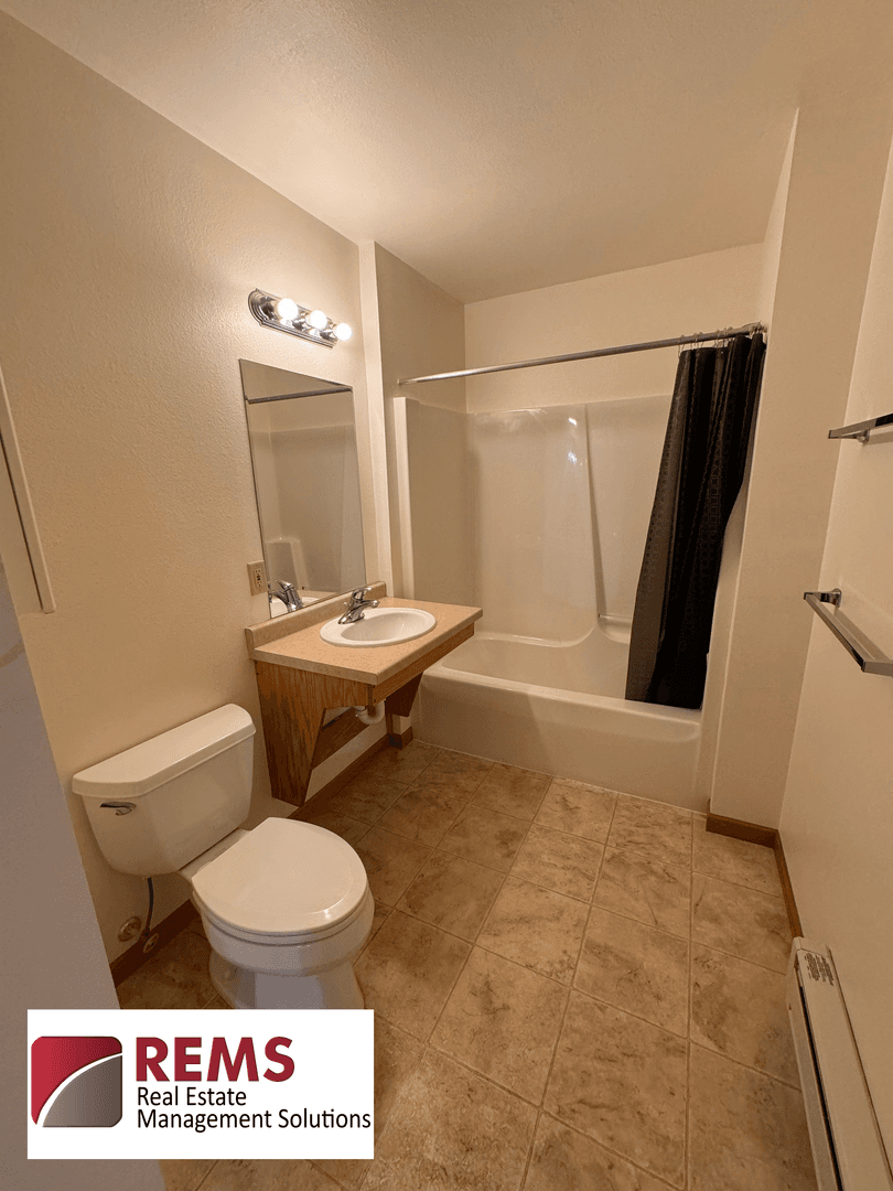 Reedsburg Apartment: 1125 17th Court