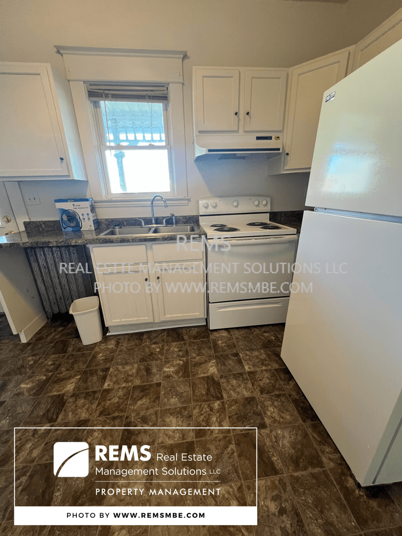 Reedsburg Apartment: 420 N Pine Street