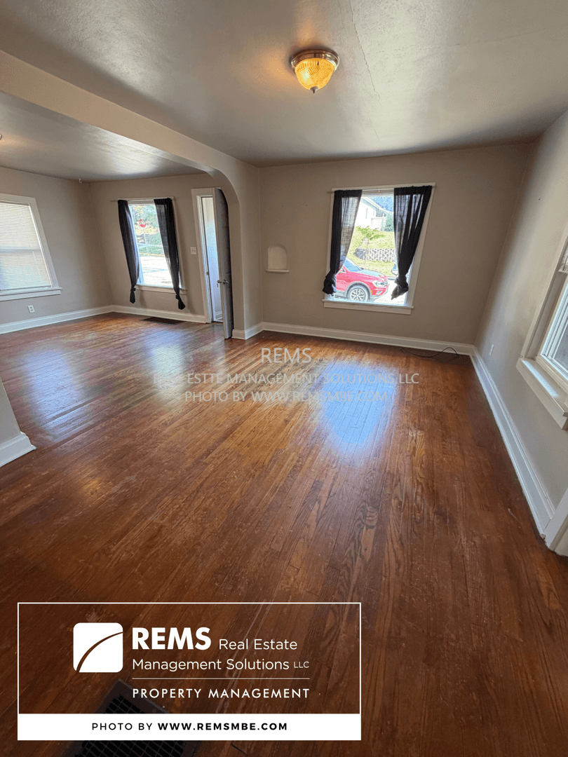 Baraboo Apartment: 220/222 1st Street