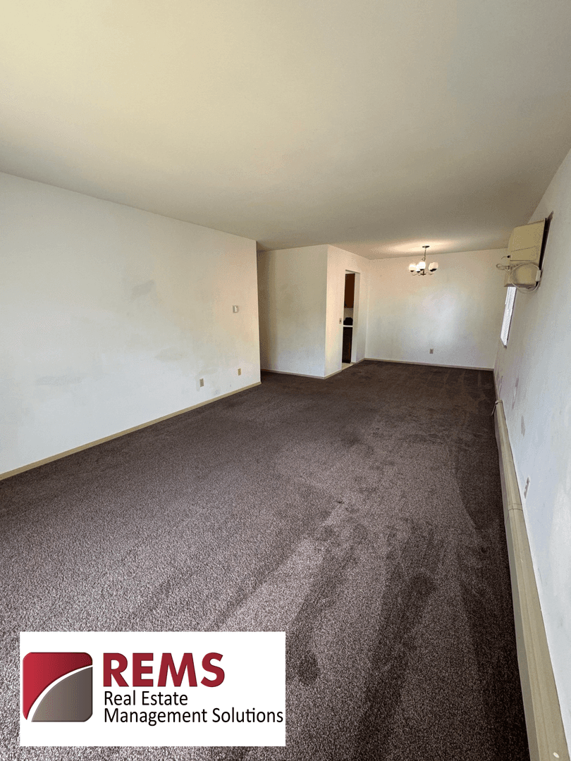 Portage Apartment: 517 East Cook Street