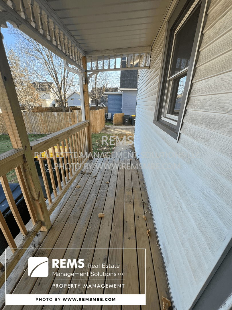 Reedsburg Apartment: 420 N Pine Street