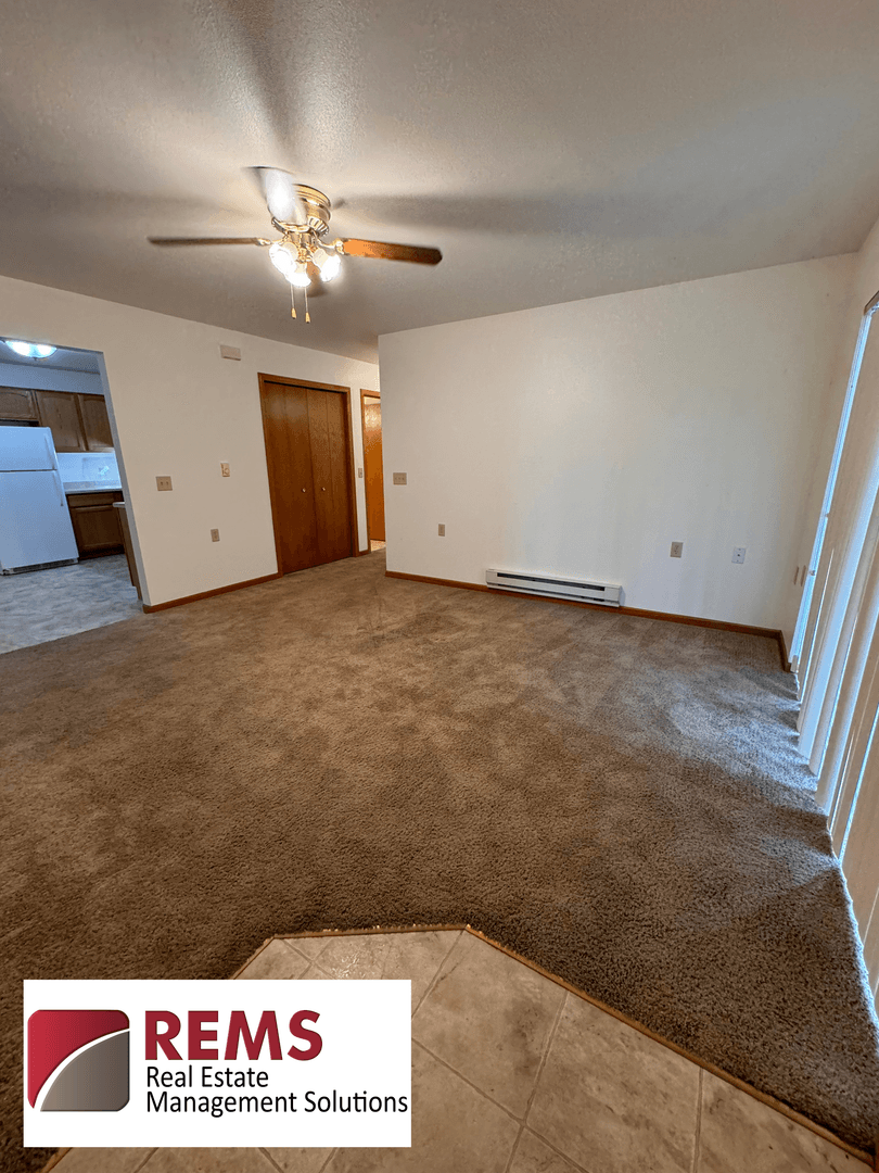 Reedsburg Apartment: 1125 17th Court