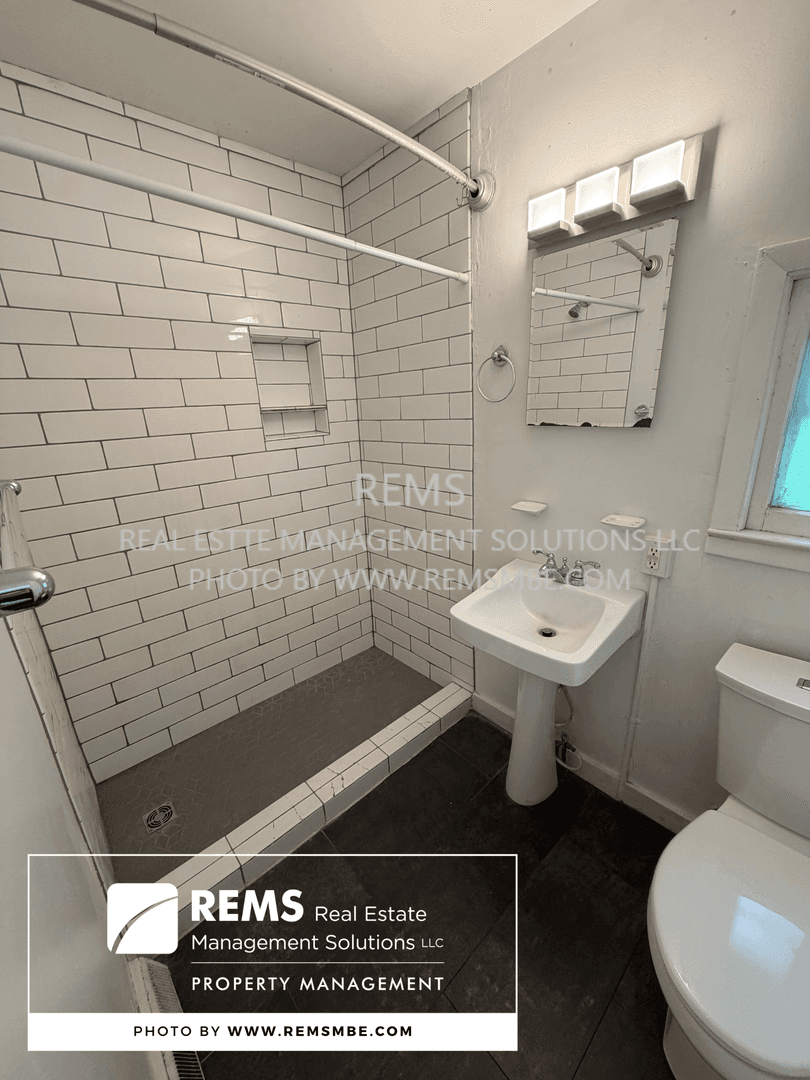 Madison Apartment: 947 Williamson Street