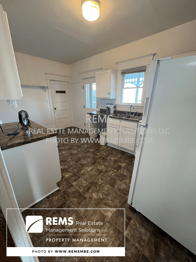 Reedsburg Apartment: 420 N Pine Street
