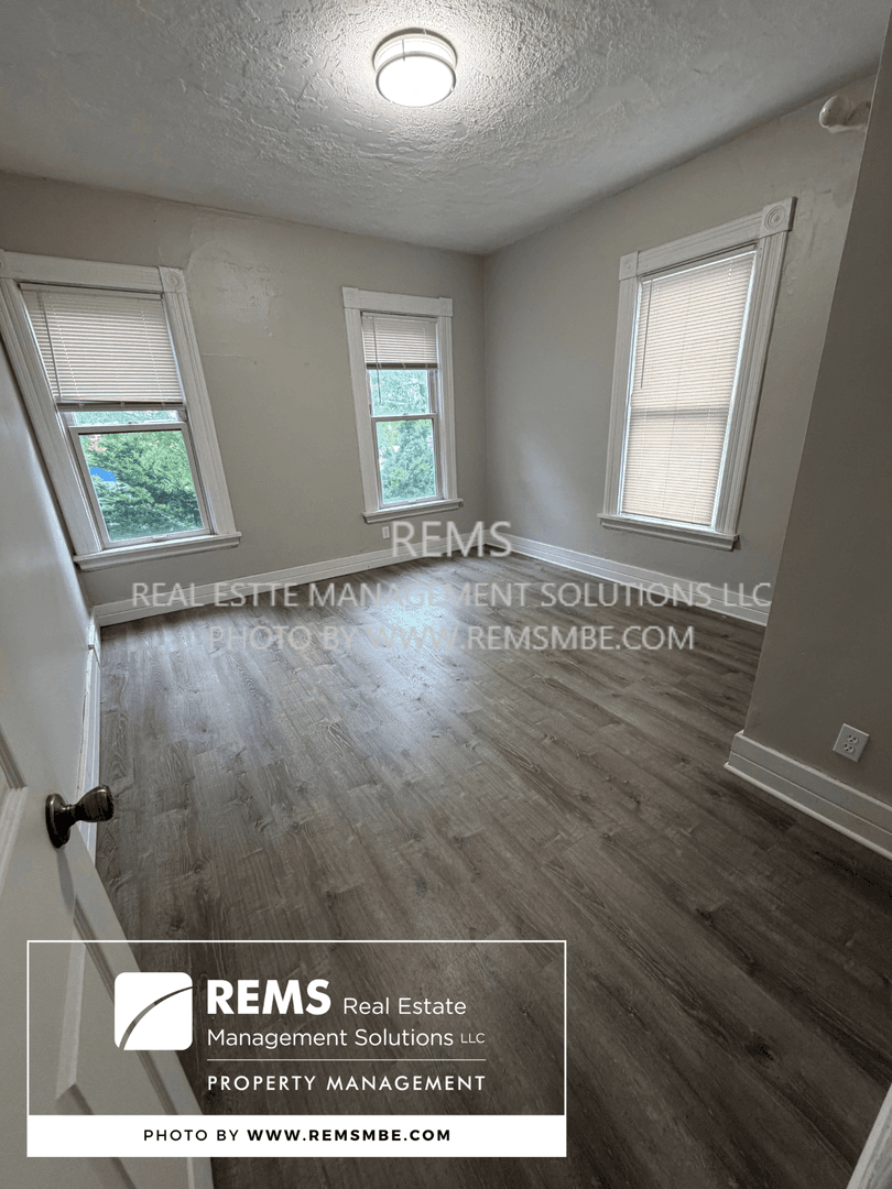Madison Apartment: 947 Williamson Street