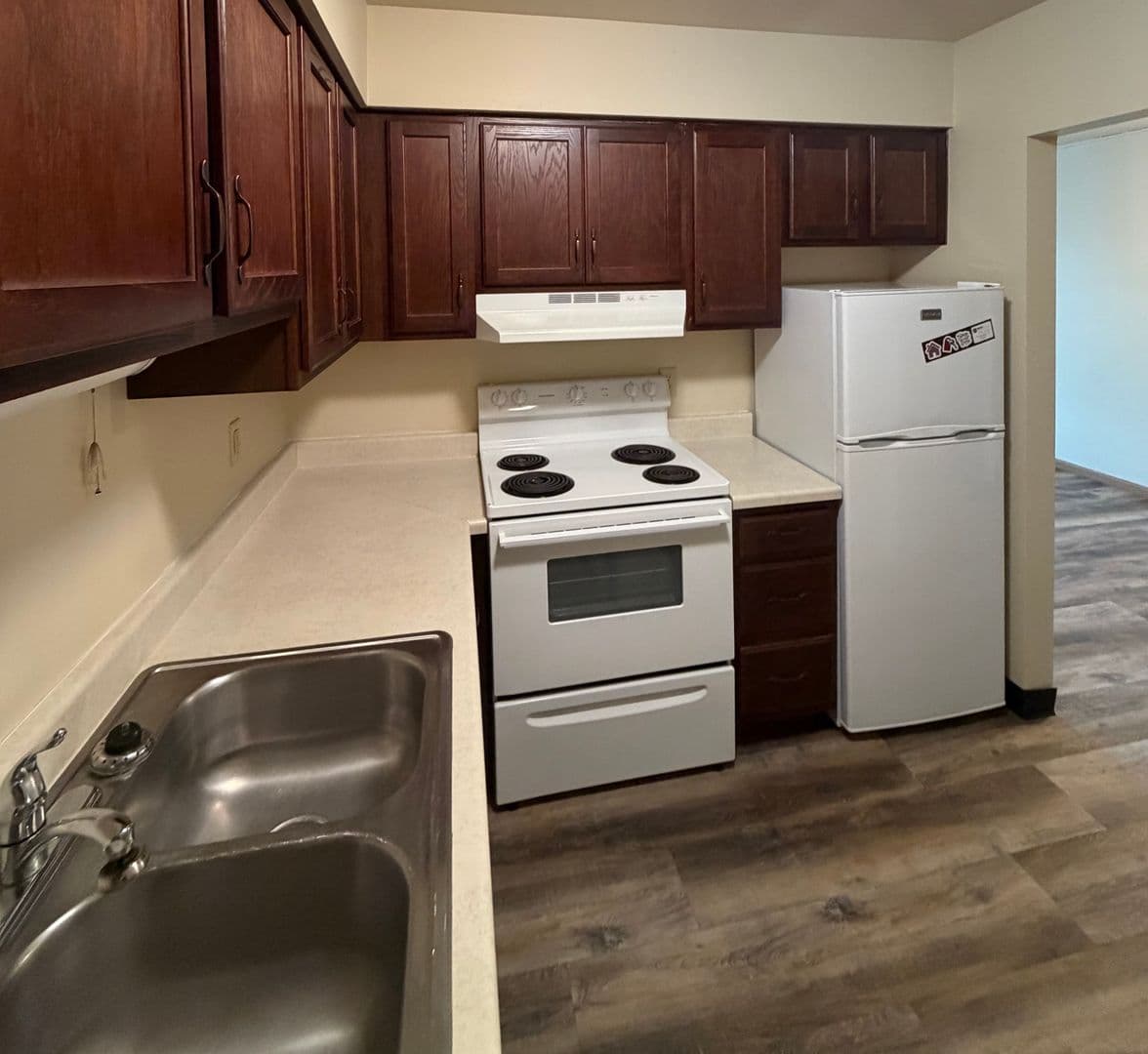 Sun Prairie Apartment: 605 Chase Boulevard