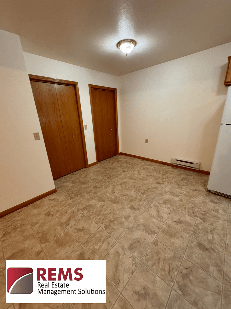 Reedsburg Apartment: 1125 17th Court