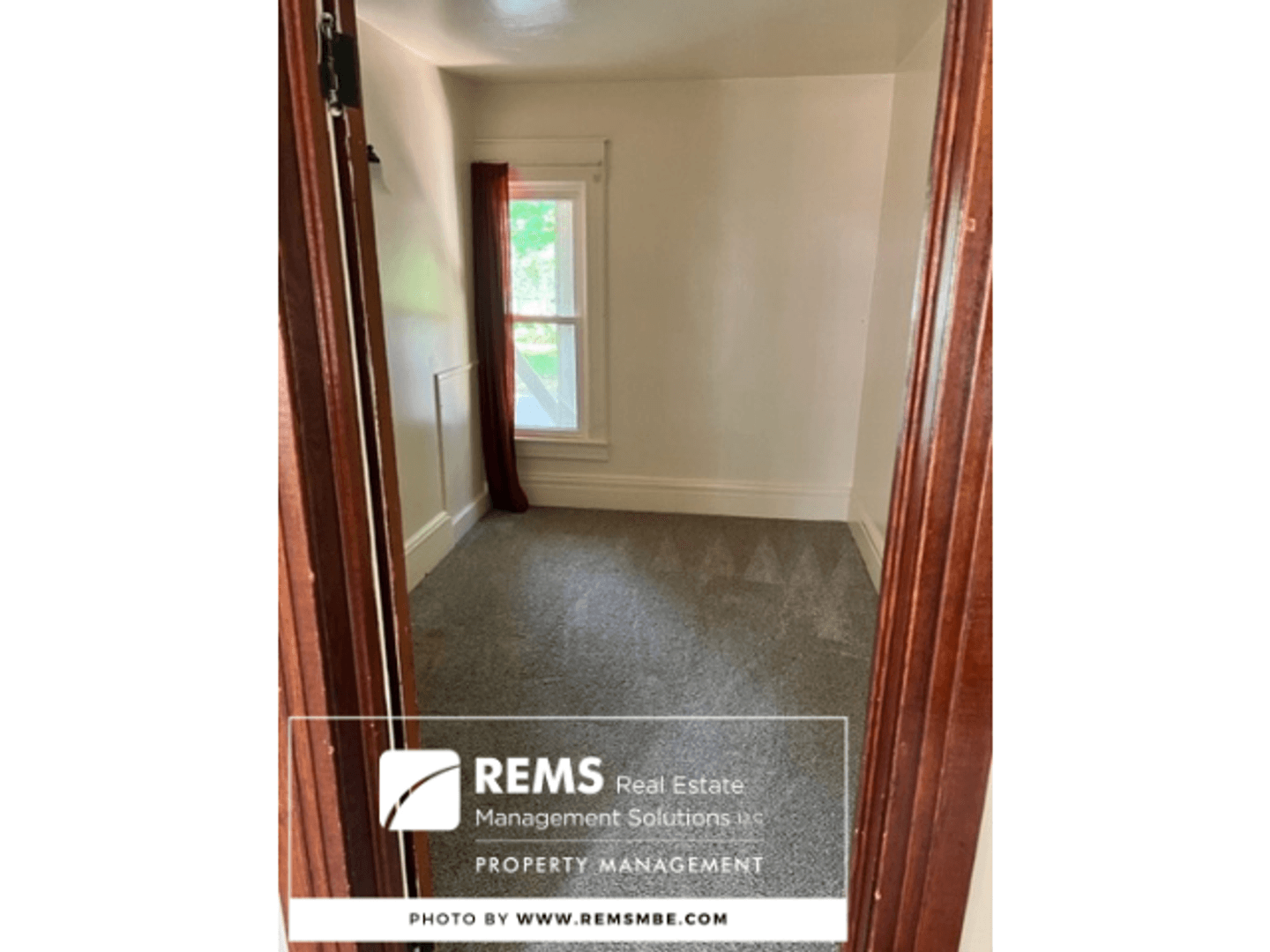 Reedsburg Apartment: 627 North Park Street