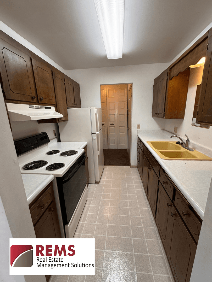 Portage Apartment: 517 East Cook Street