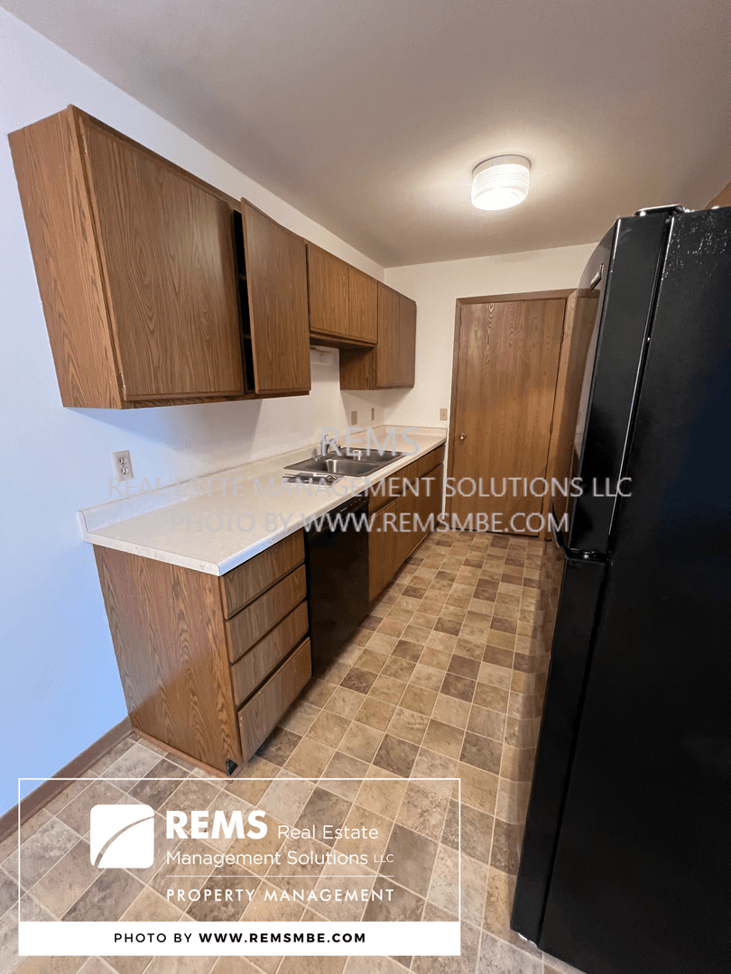 Portage Apartment: 534 East Slifer Street