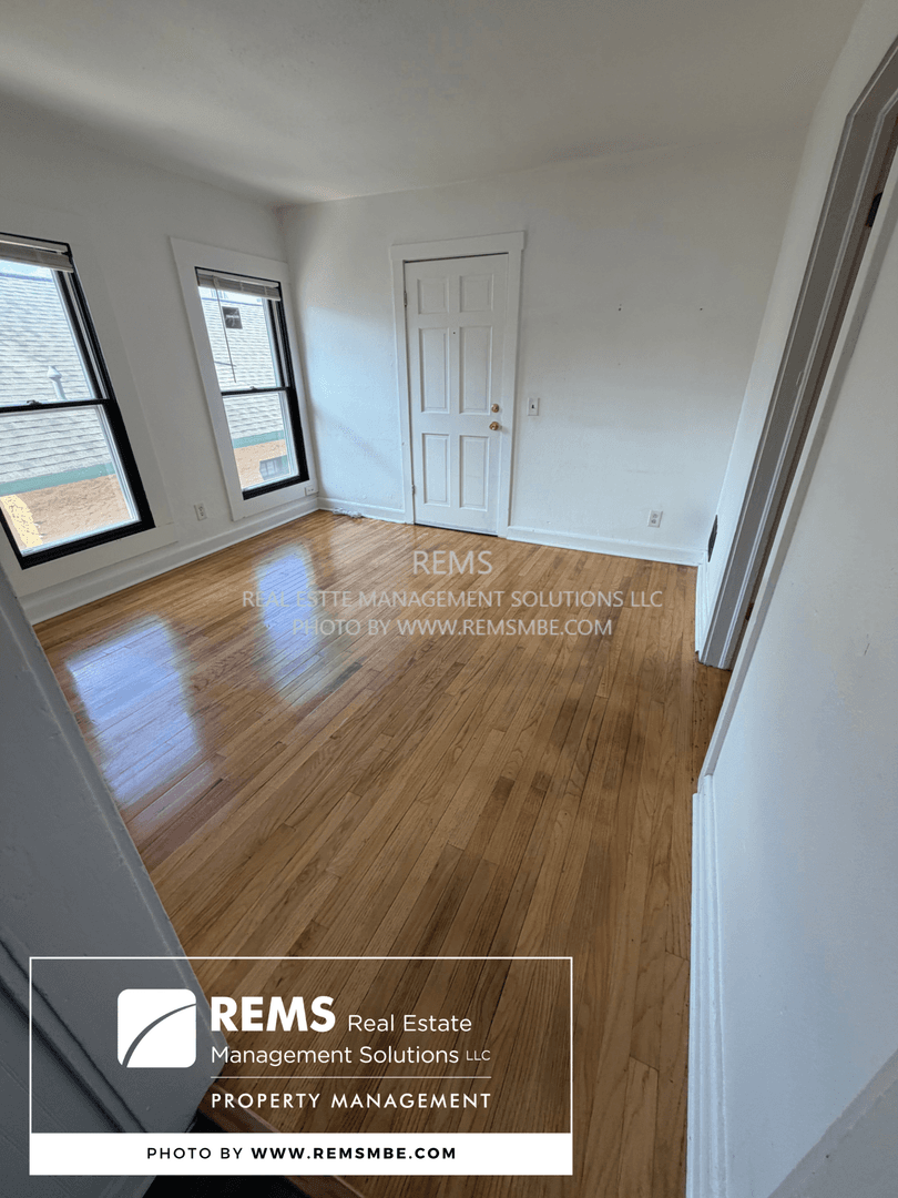 Madison Apartment: 813 Williamson Street
