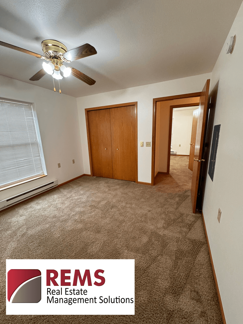 Reedsburg Apartment: 1125 17th Court
