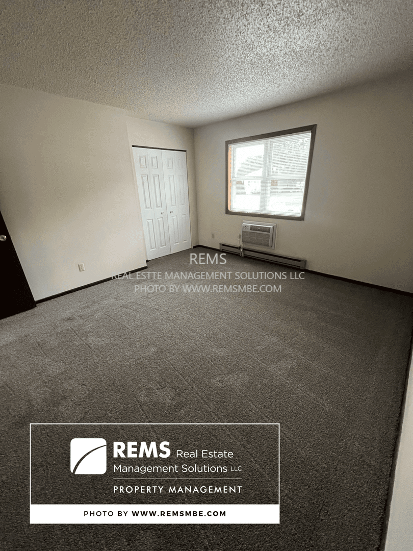 Baraboo Apartment: 701-709 12th Street / 1400-1406 Tuttle St