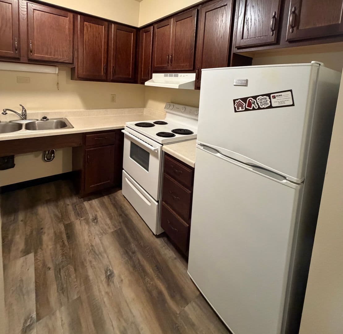 Sun Prairie Apartment: 605 Chase Boulevard