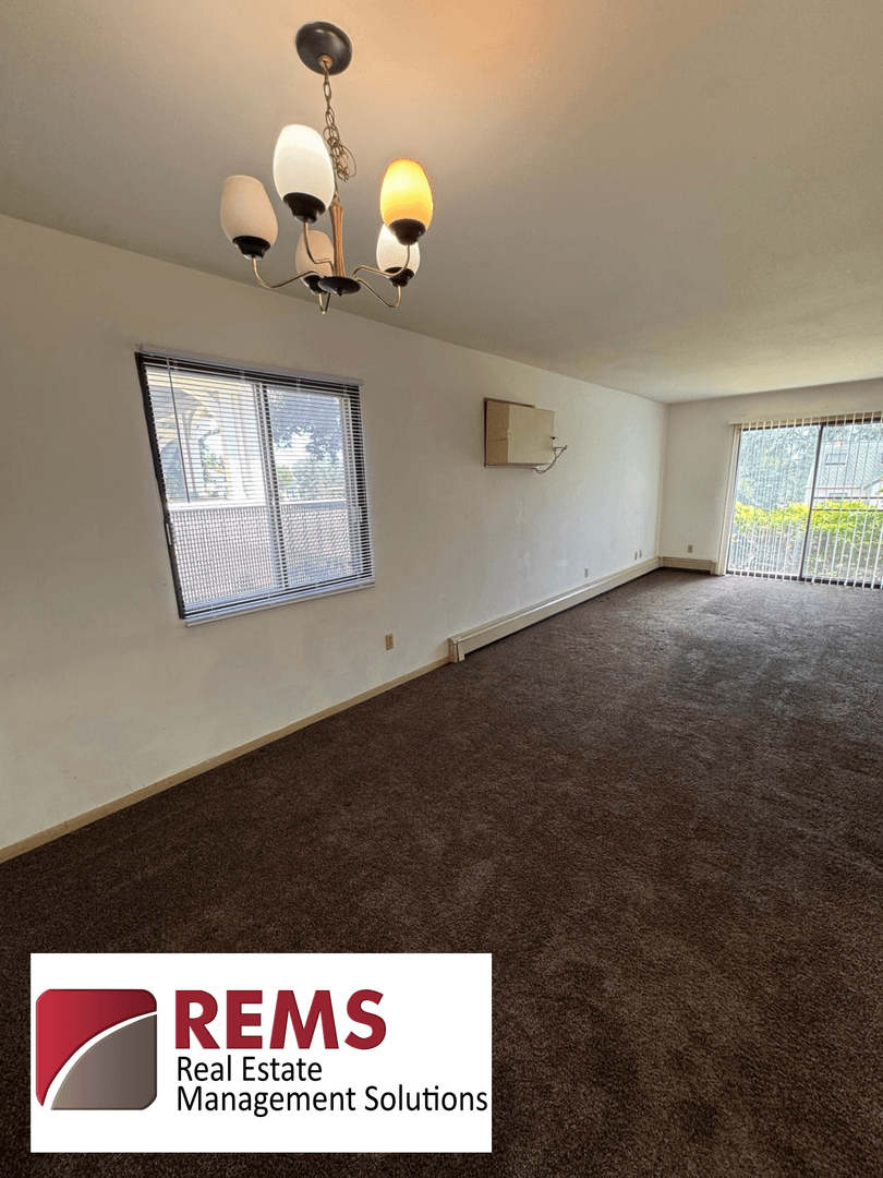 Portage Apartment: 517 East Cook Street